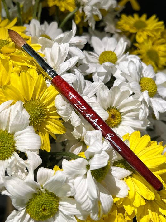 100% Kolinsky Brush