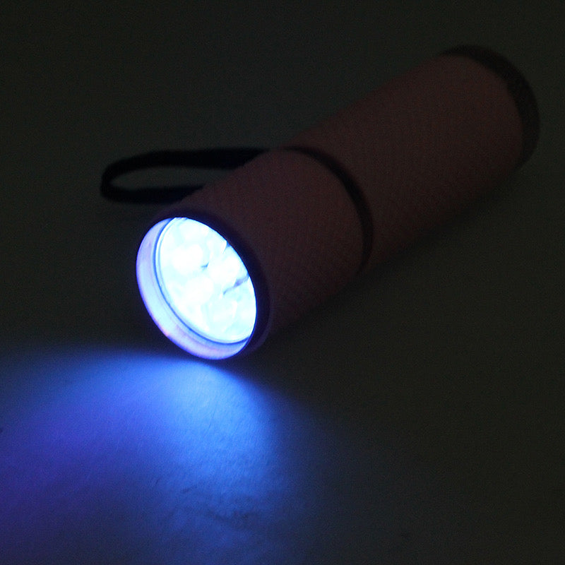 Linterna LED (pilas incluidas)